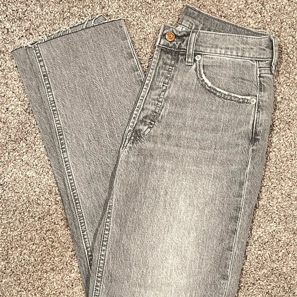 GAP Women's Gray Straight Leg Jeans
